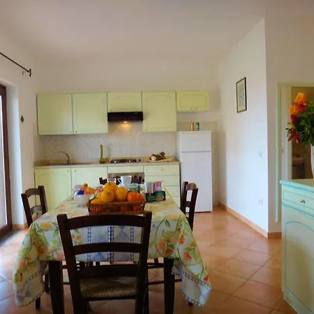 Apartment Elegante Am Meer, Komfortabel Eingerichtet, Klimaanlage Und Waschmaschine Valledoria (Sardinia)